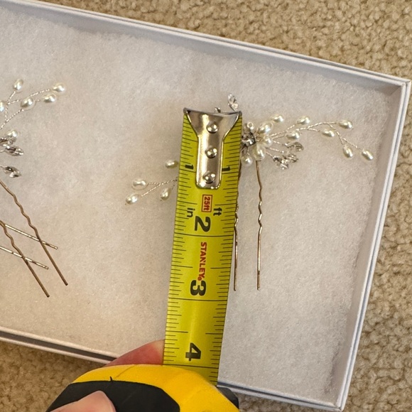 Elegant Pearl and Crystal Hair Pins - Picture 4 of 4